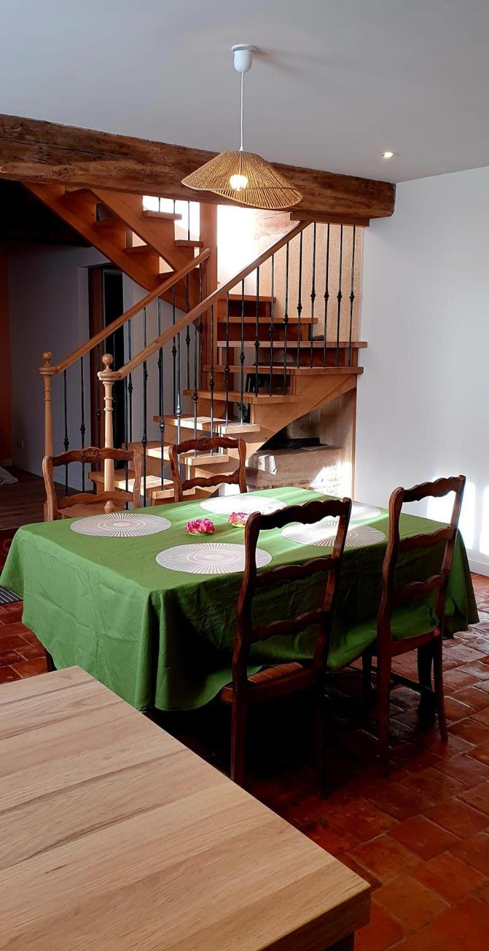 Dans Centre Apartment *